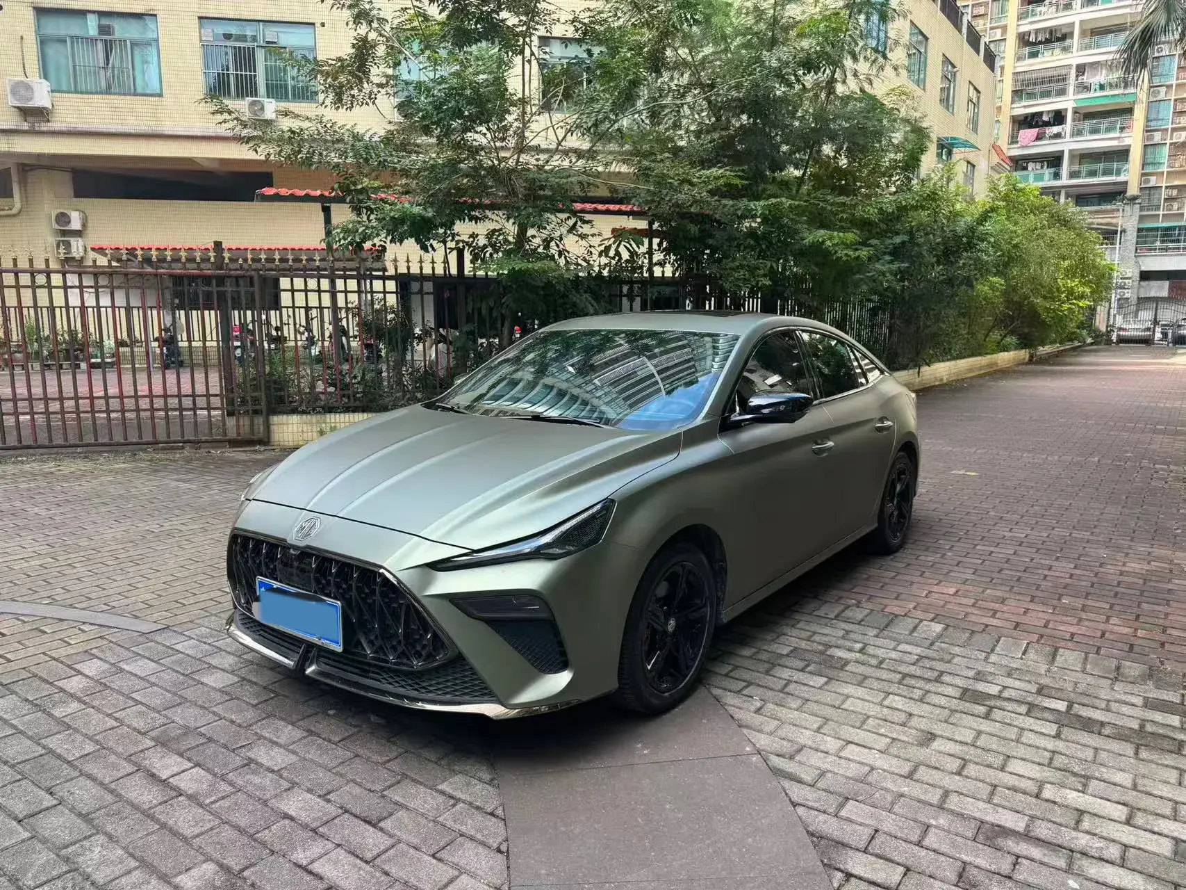 2022 MG 5 view 1