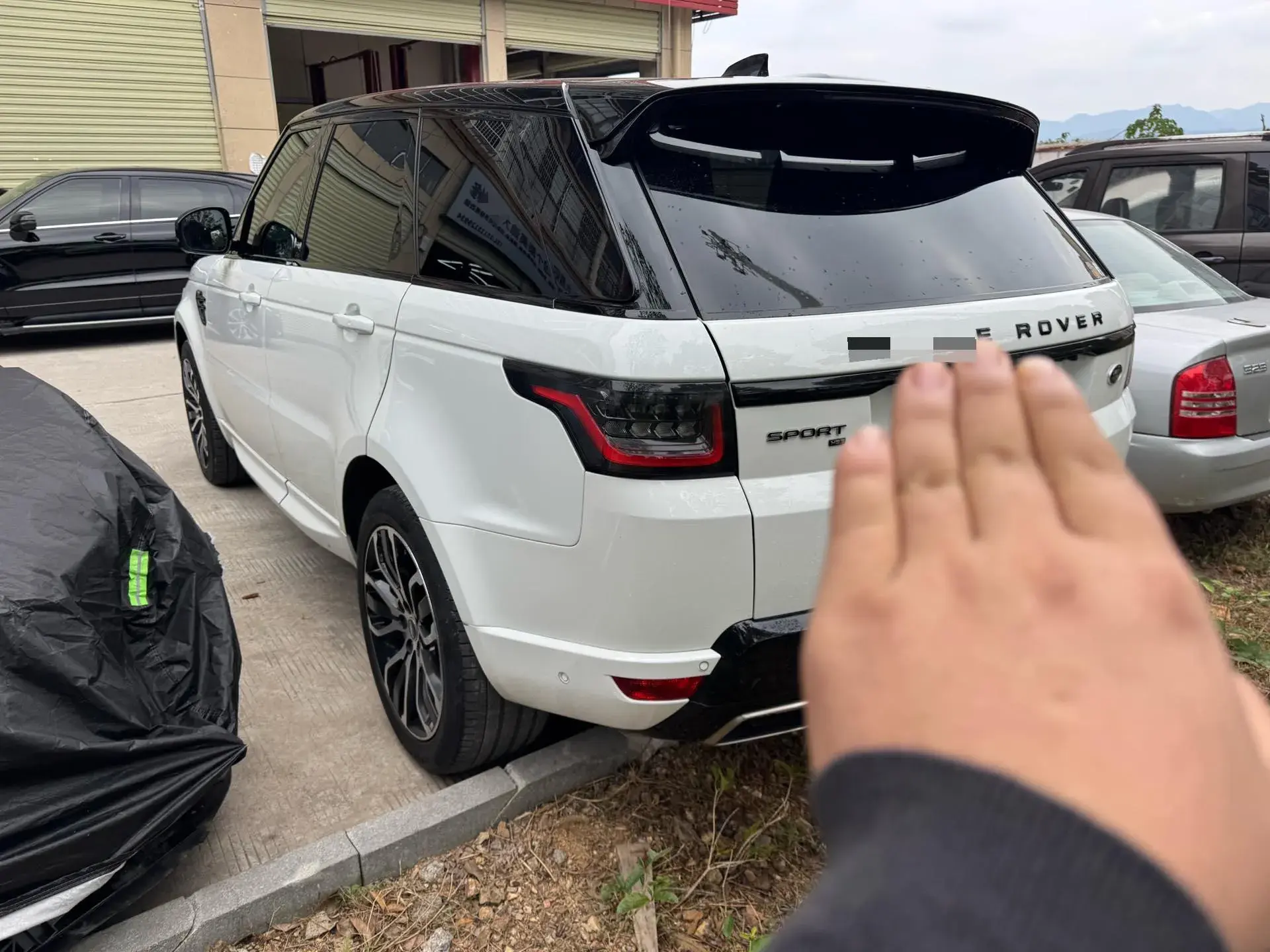 2021 LAND ROVER thumbnail 4