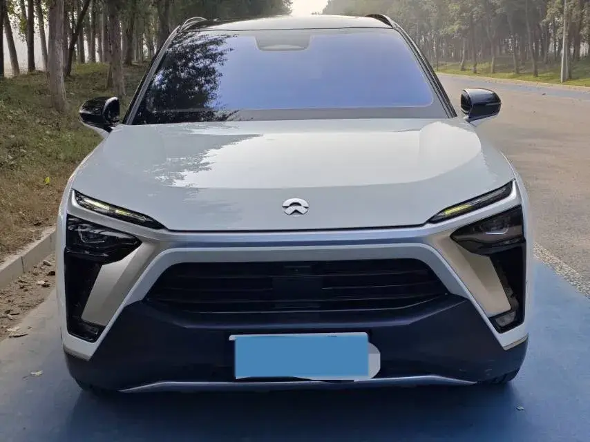 2020 NIO ES8 thumbnail 2