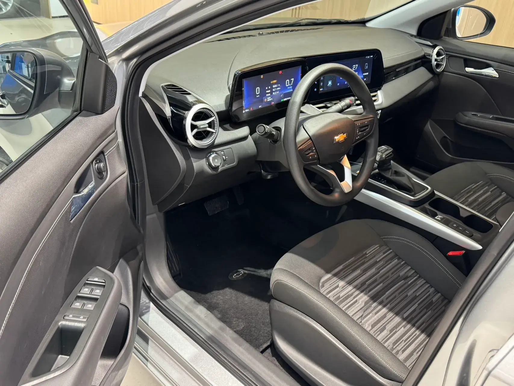 2024 CHEVROLET MONZA thumbnail 4