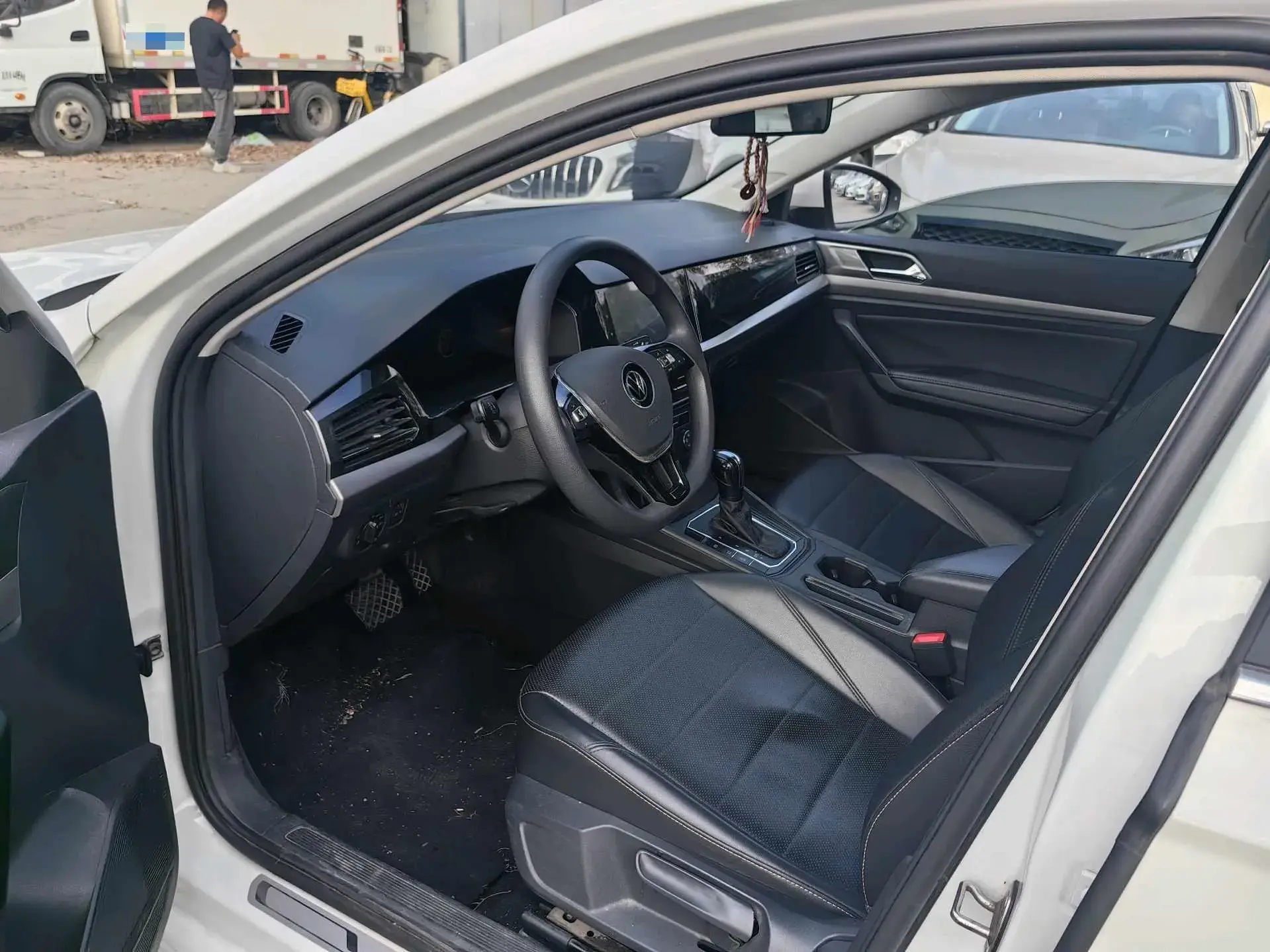 2021 VOLKSWAGEN LAVIDA thumbnail 4