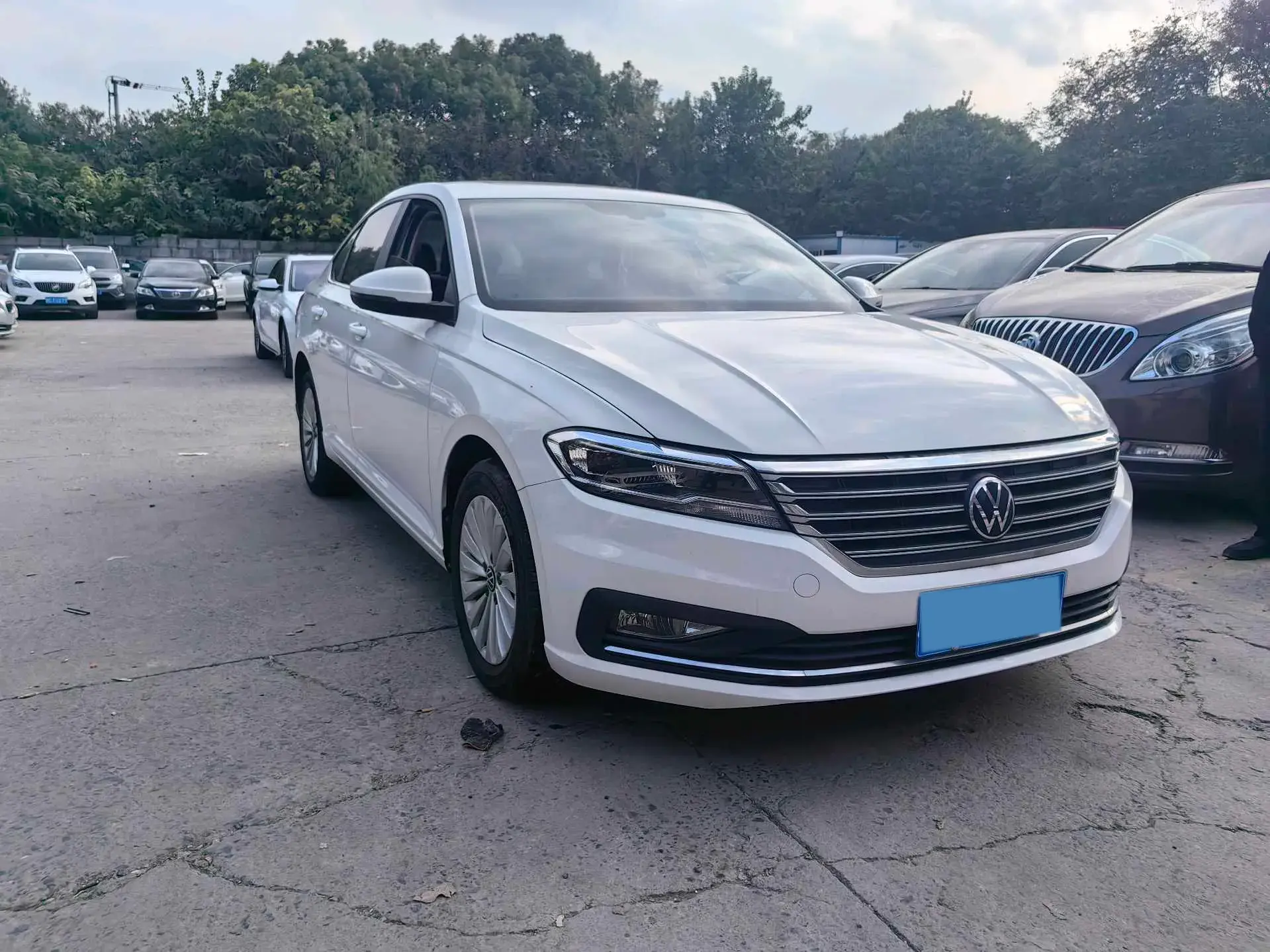 2021 VOLKSWAGEN LAVIDA thumbnail 3