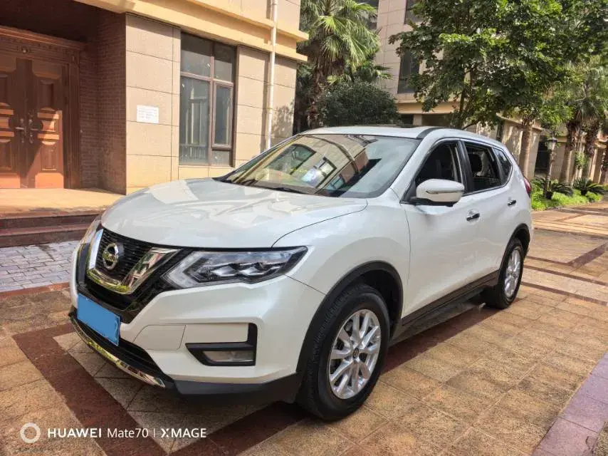 2020 NISSAN X-TRAIL view 1