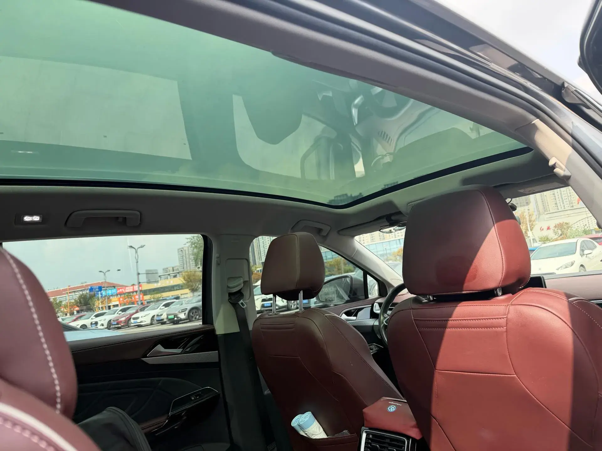 2022 VOLKSWAGEN ID.6 thumbnail 4