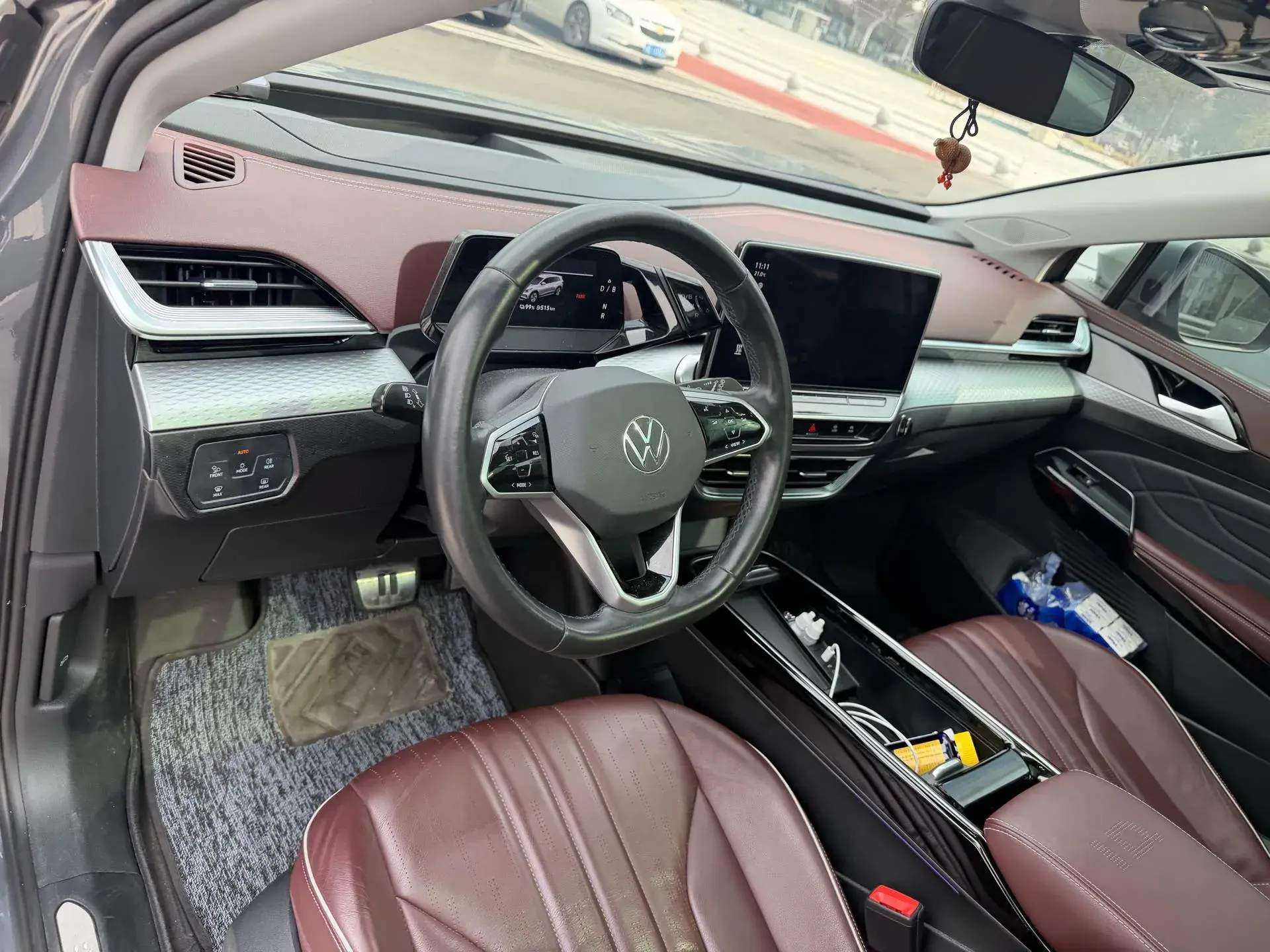 2022 VOLKSWAGEN ID.6 thumbnail 3