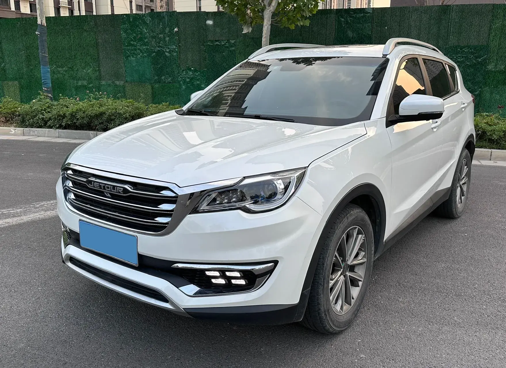 2018 JETOUR X70 view 1