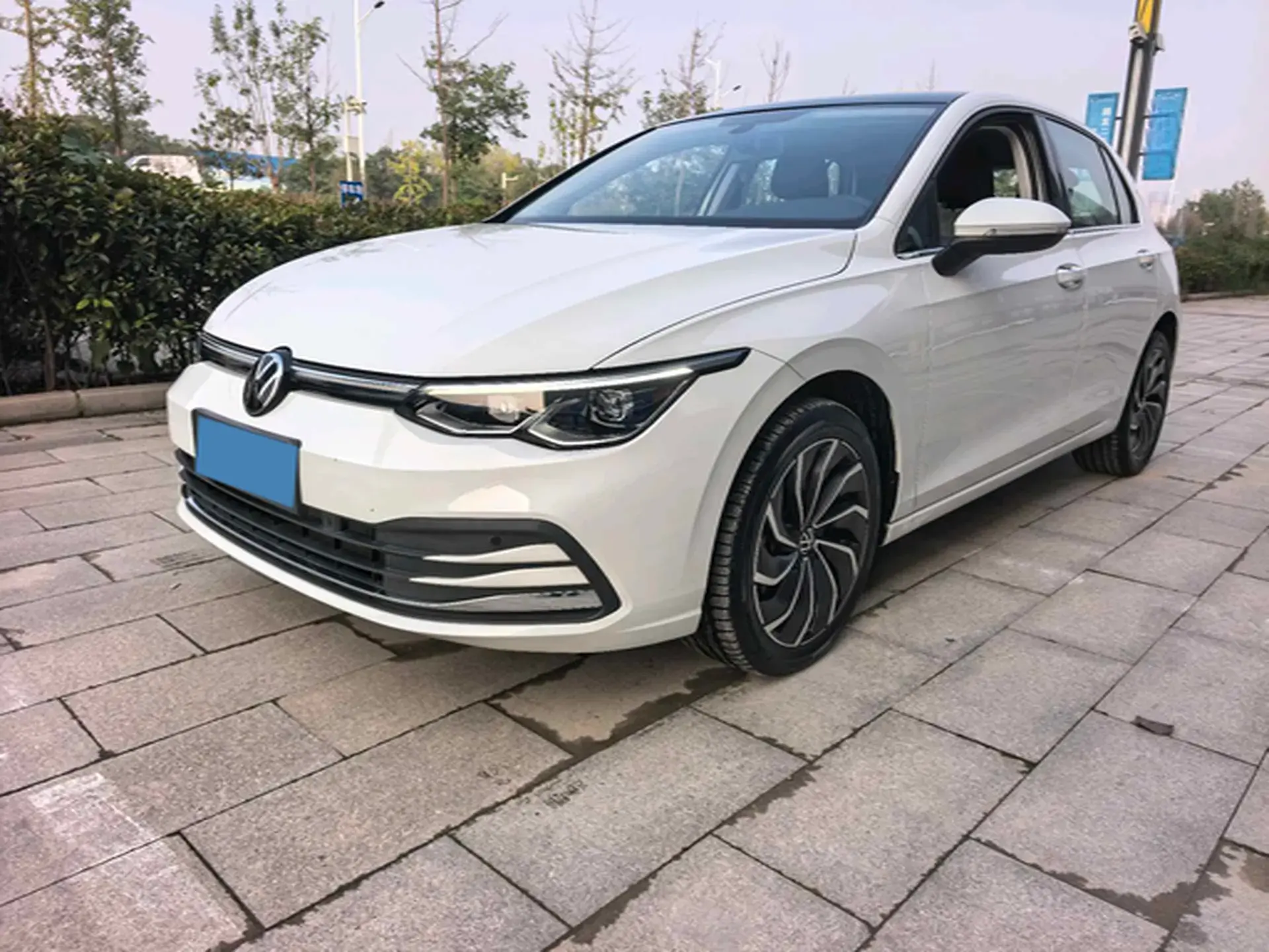 2021 VOLKSWAGEN GOLF view 1