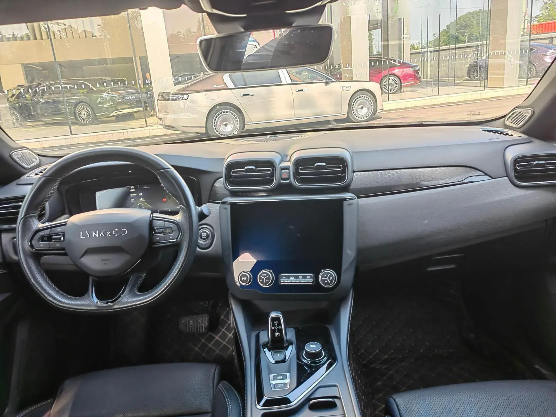 2022 LYNK&CO 03 thumbnail 3