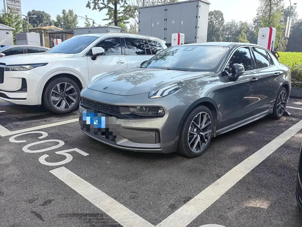 2022 LYNK&CO 03 view 1