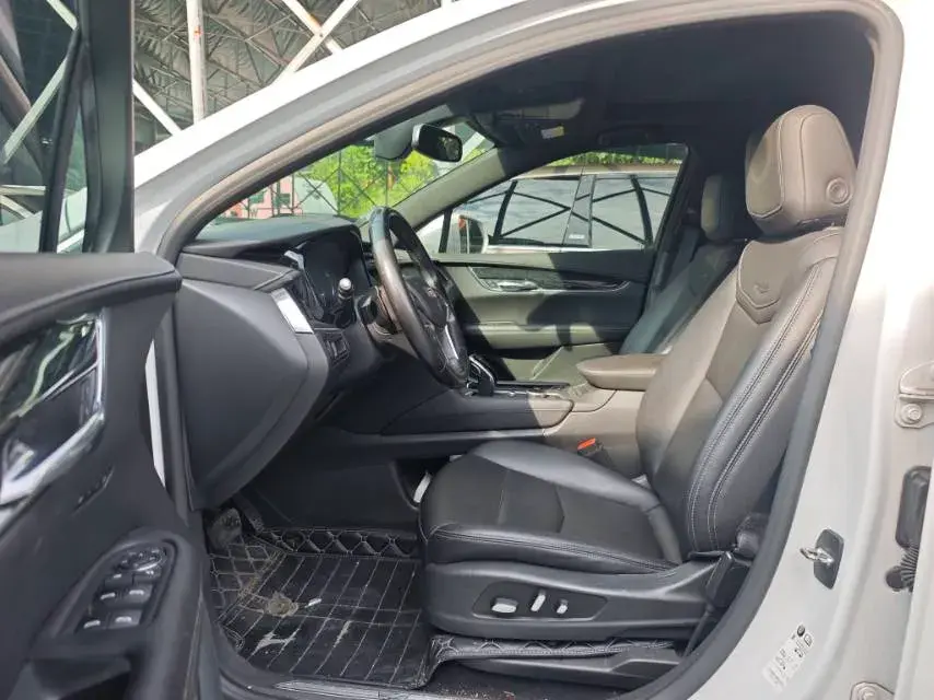 2021 CADILLAC XT5 thumbnail 3