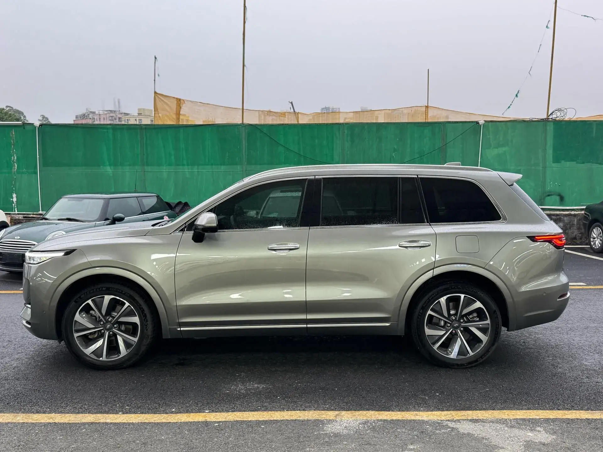 2021 LI ONE thumbnail 3