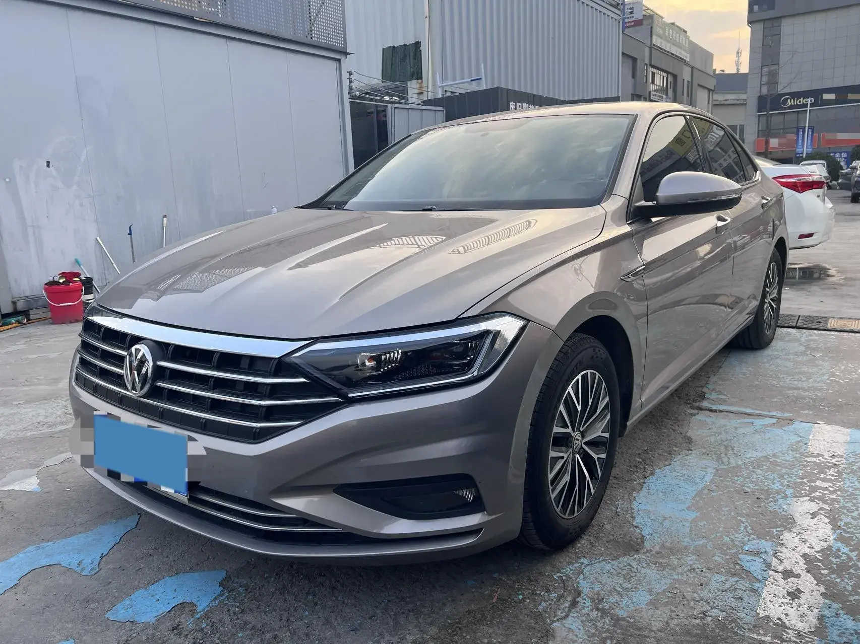 2019 VOLKSWAGEN SAGITAR view 1