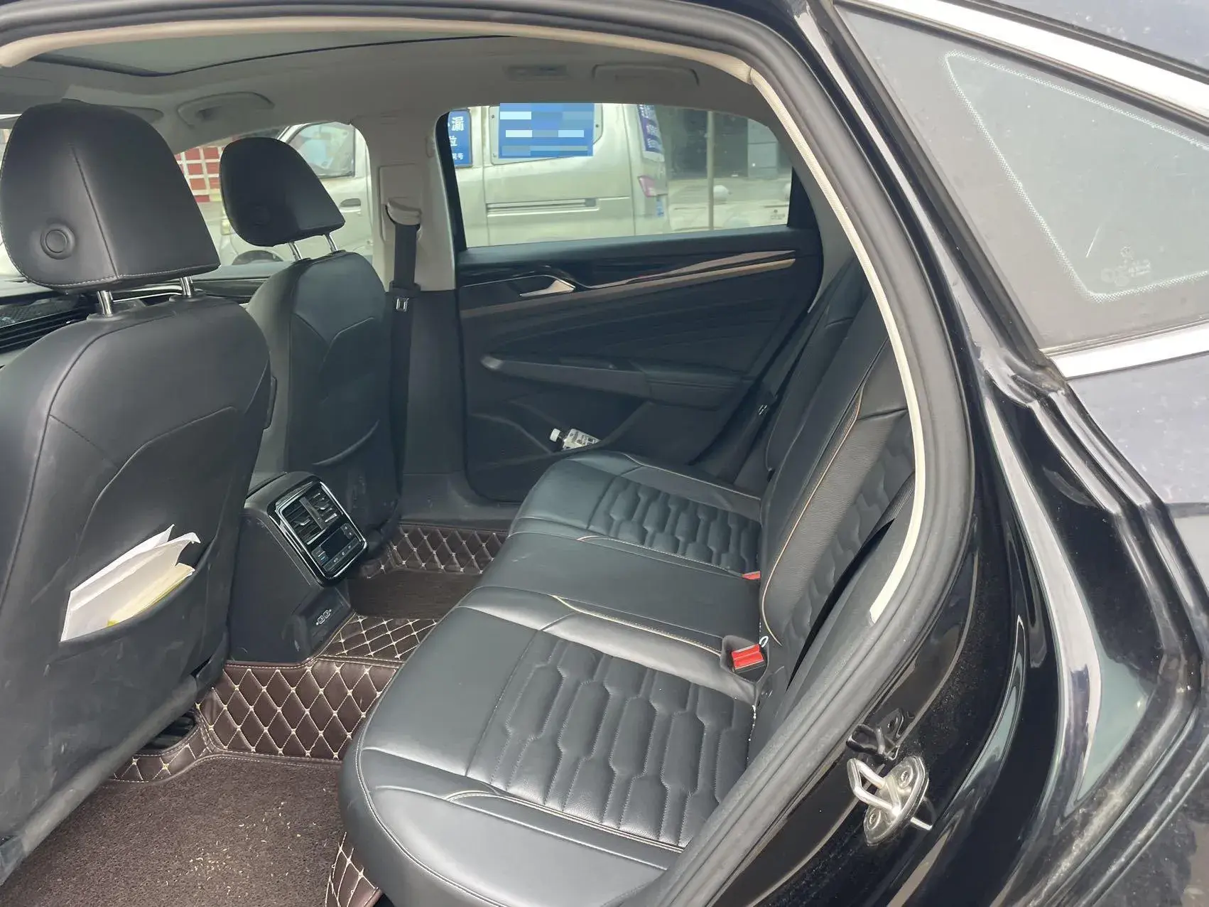 2019 VOLKSWAGEN PASSAT thumbnail 4