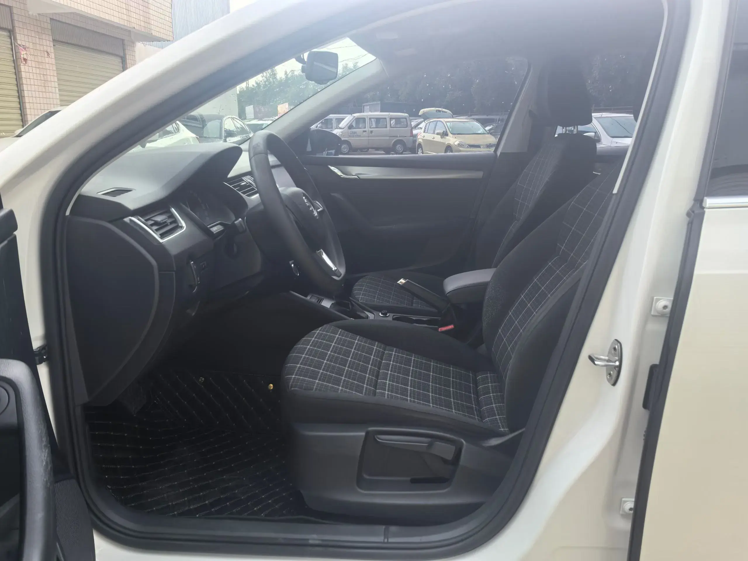 2018 SKODA OCTAVIA thumbnail 4