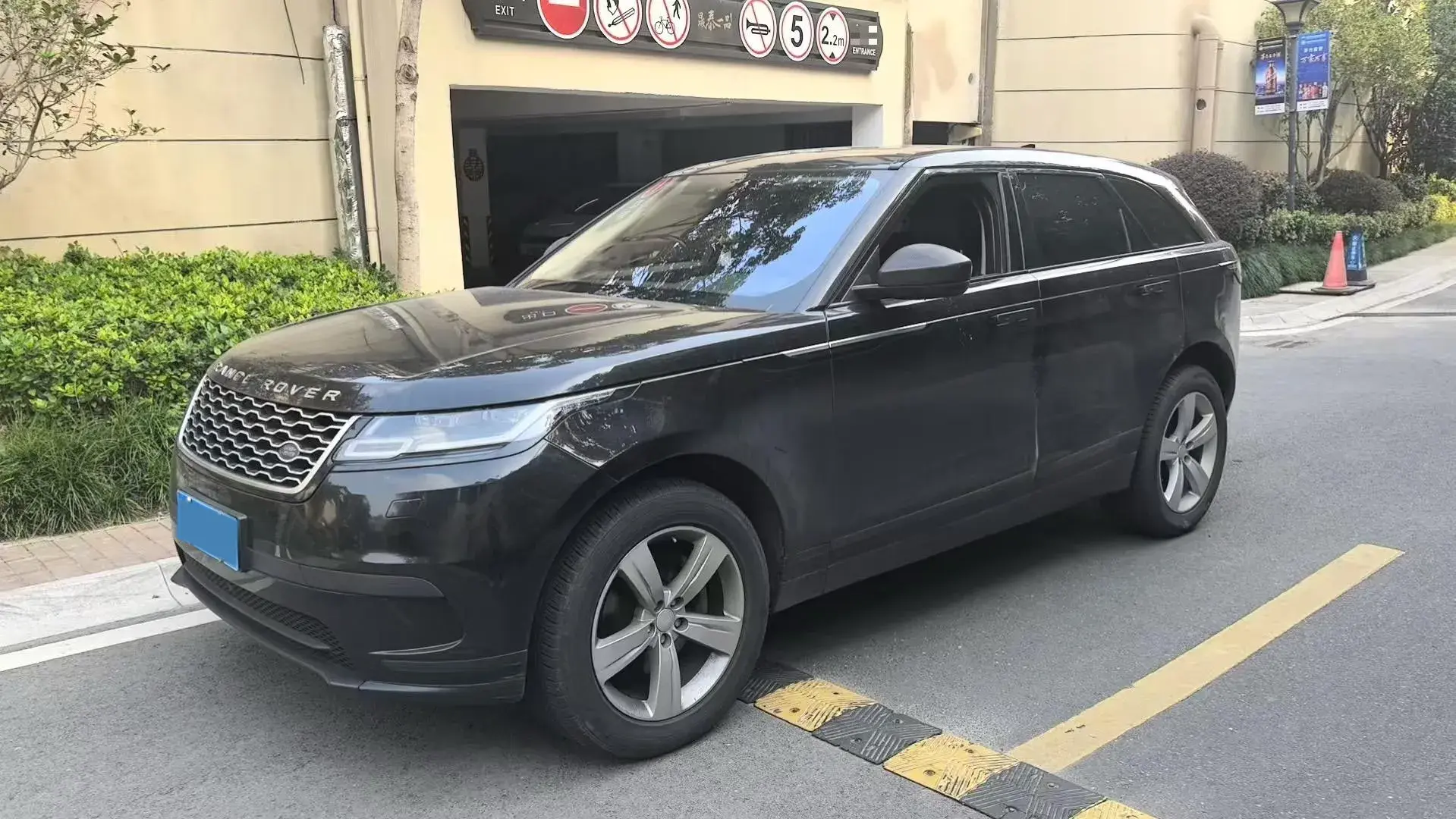2018 LAND ROVER view 1