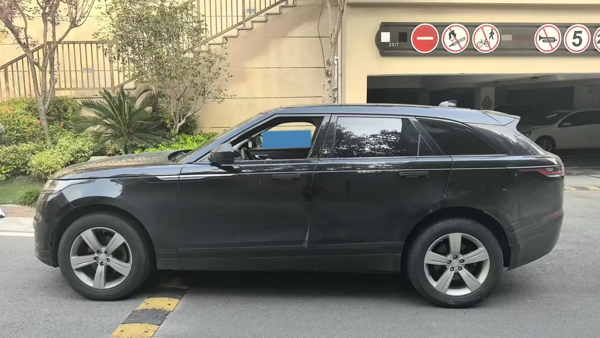 2018 LAND ROVER thumbnail 2