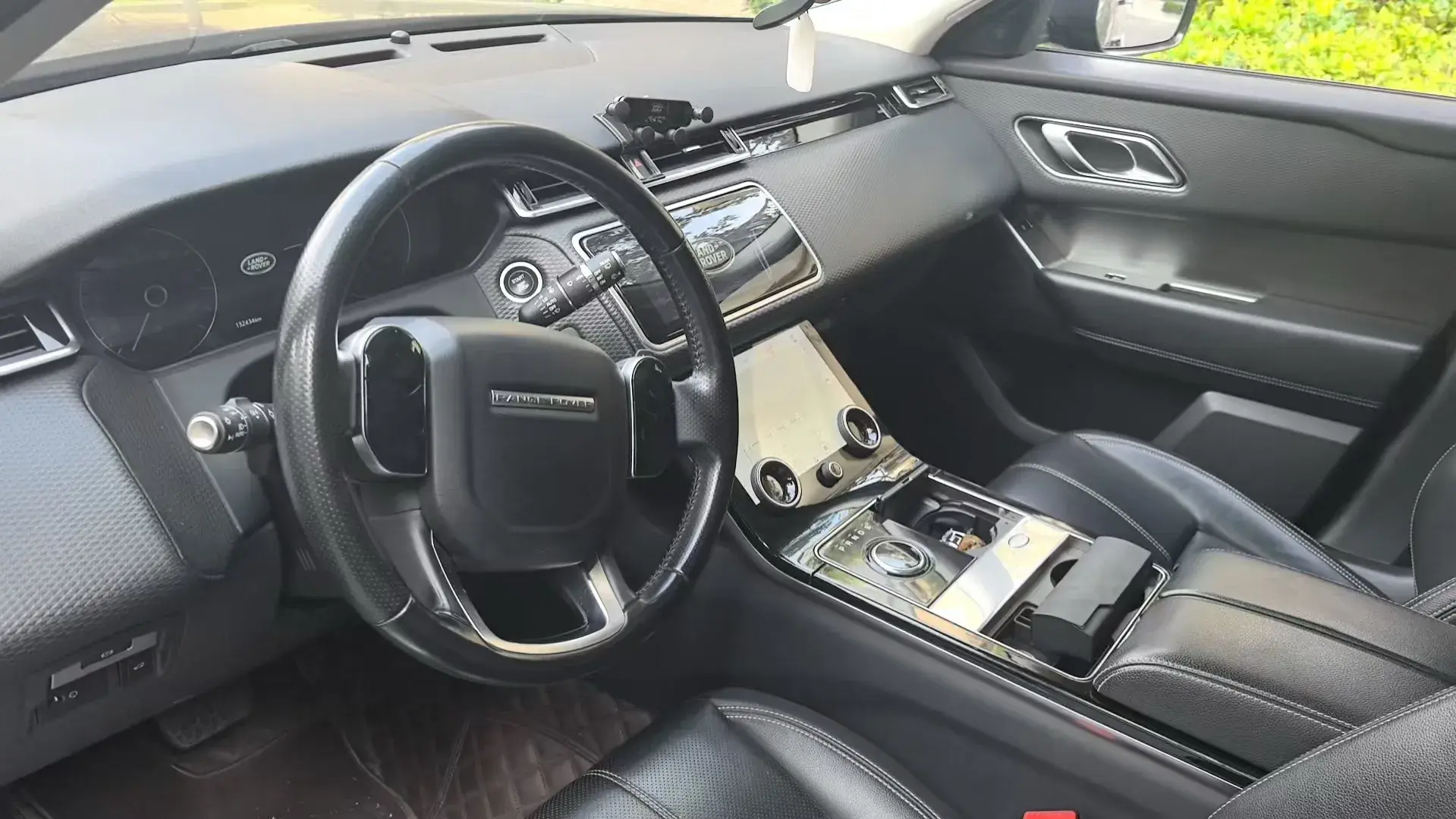 2018 LAND ROVER thumbnail 4