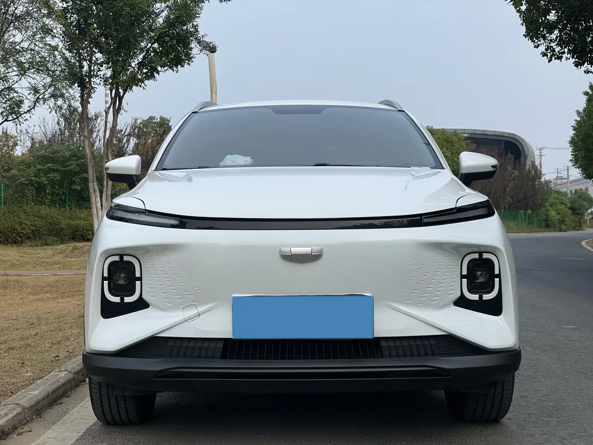 2024 GEOMETRY E thumbnail 2