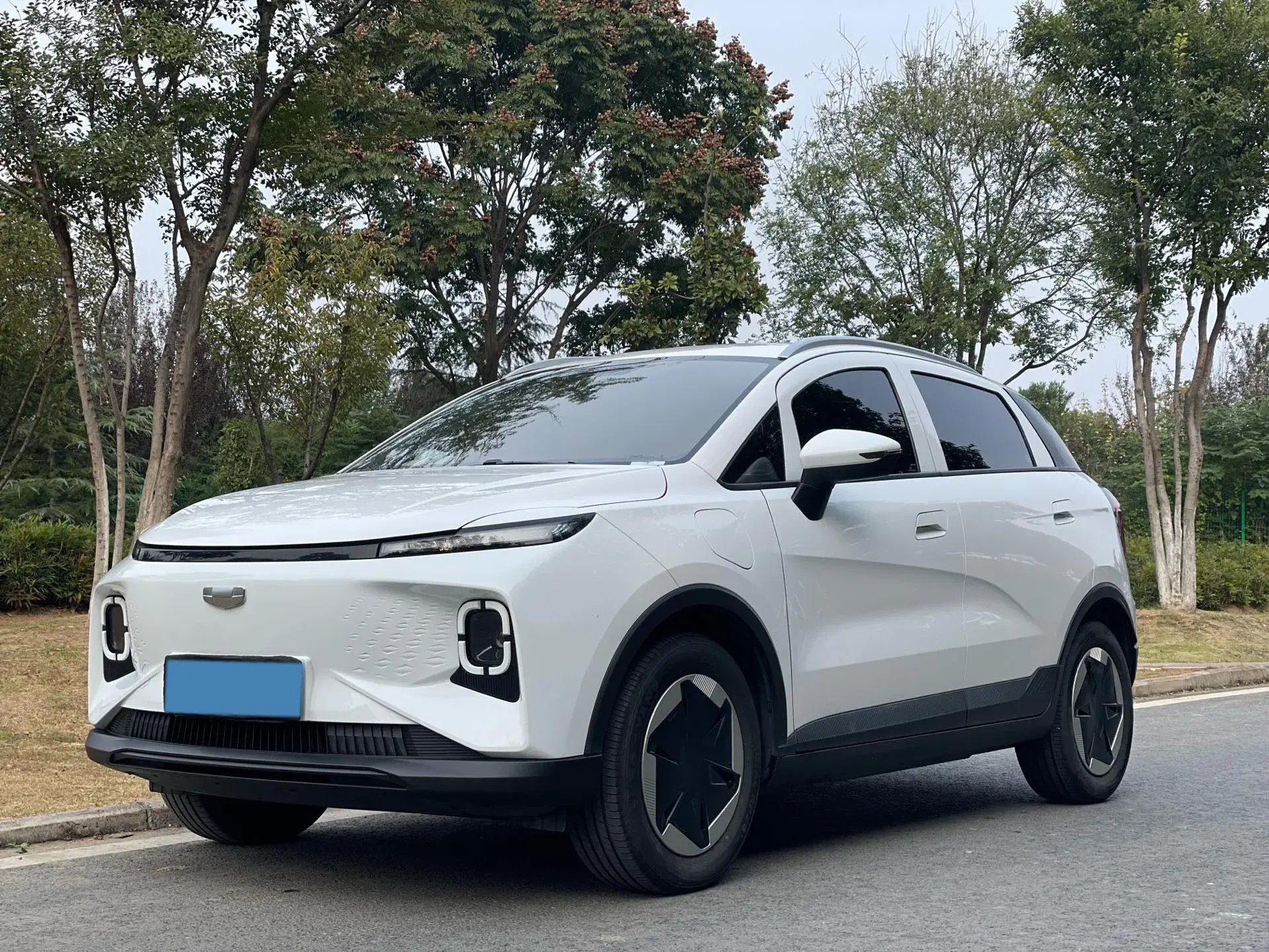 2024 GEOMETRY E view 1