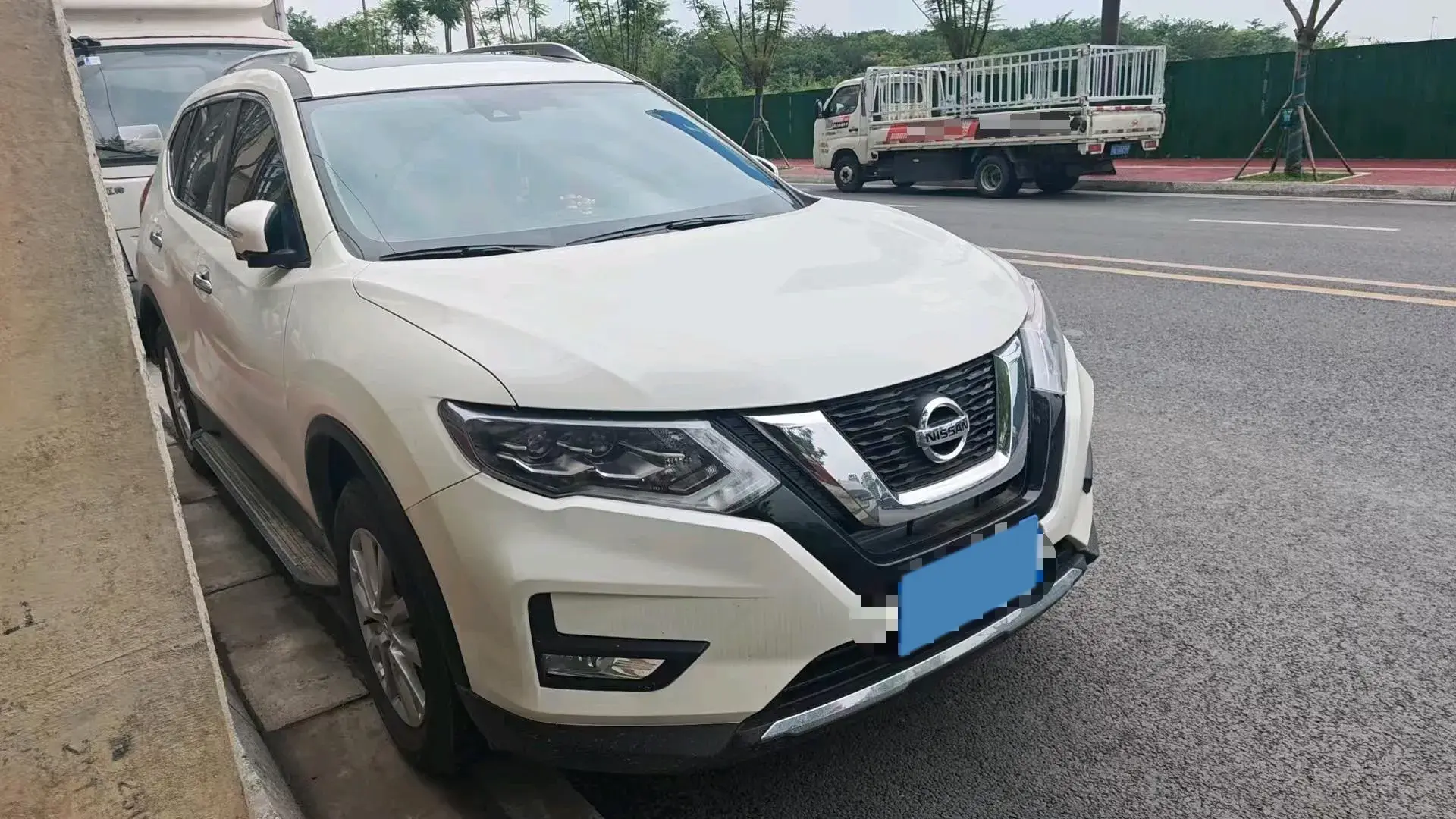 2023 NISSAN X-TRAIL thumbnail 3