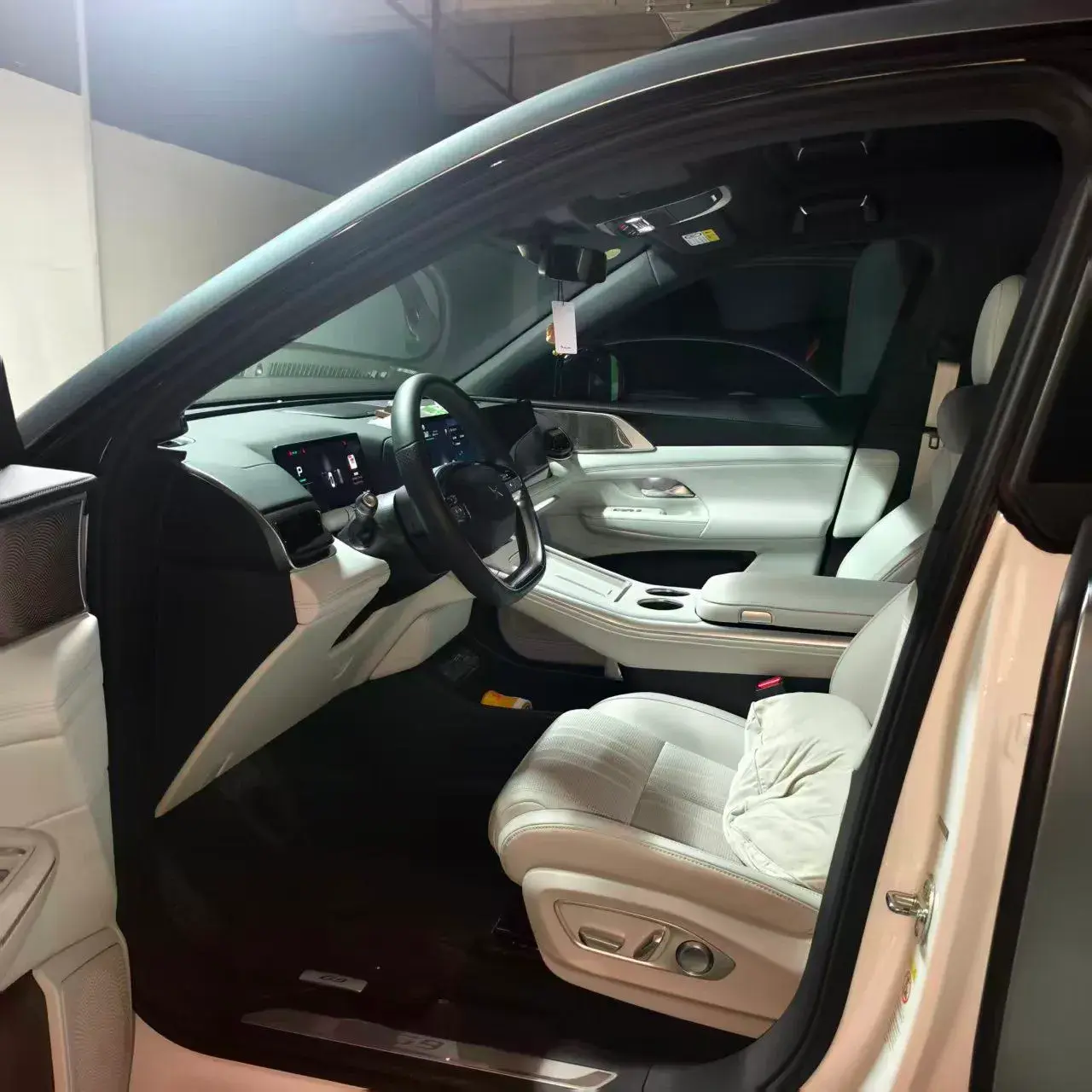 2024 XPENG G9 thumbnail 2