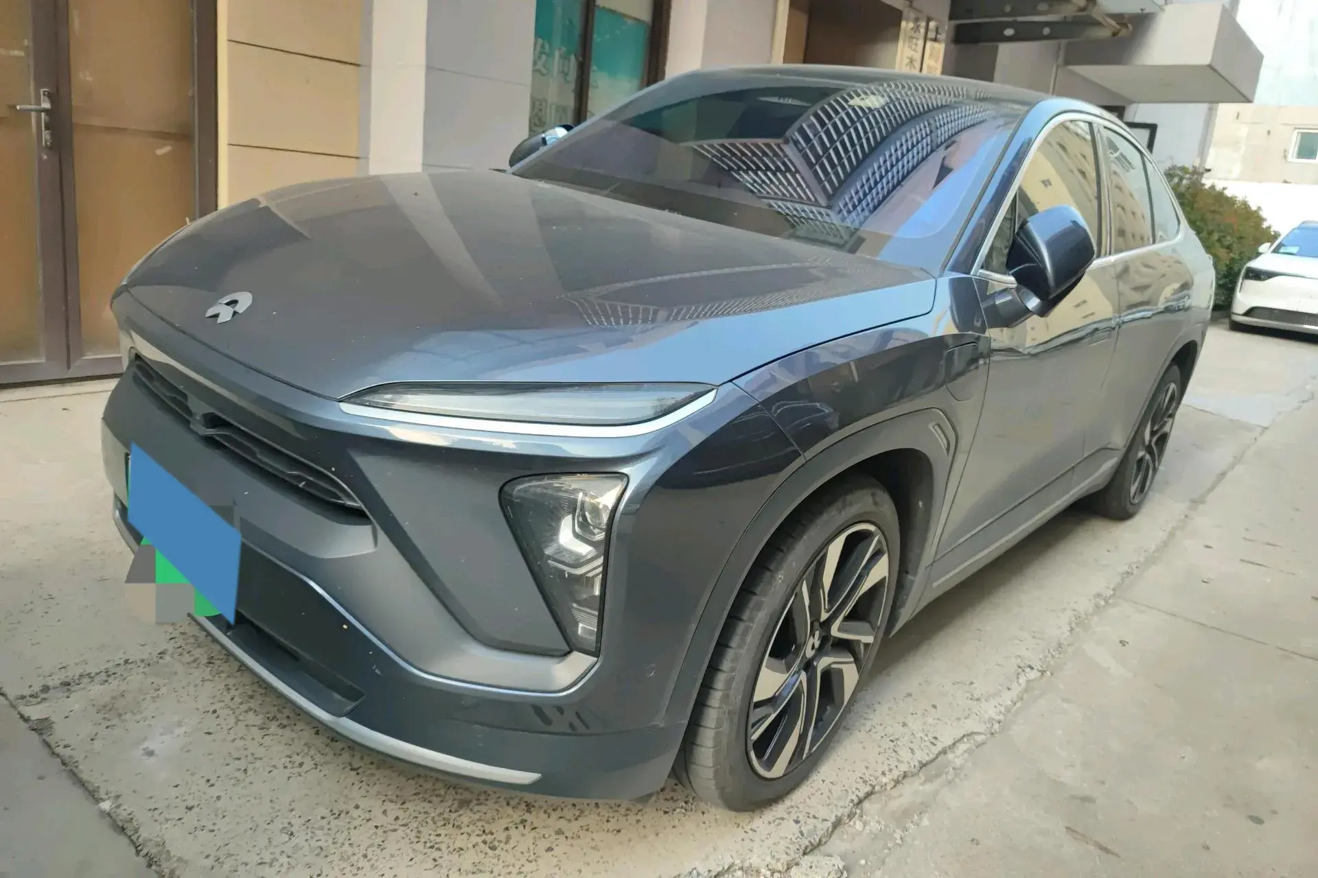 2020 NIO EC6 view 1