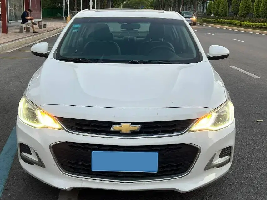 2016 CHEVROLET CAVALIER thumbnail 3