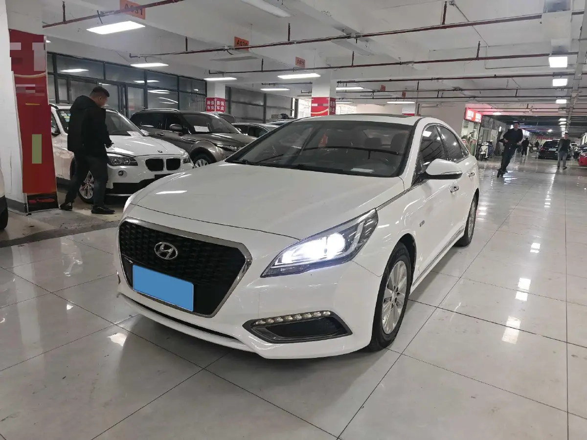 2016 Hyundai Sonata 2.0L 156HP L4 6AT Hybrid