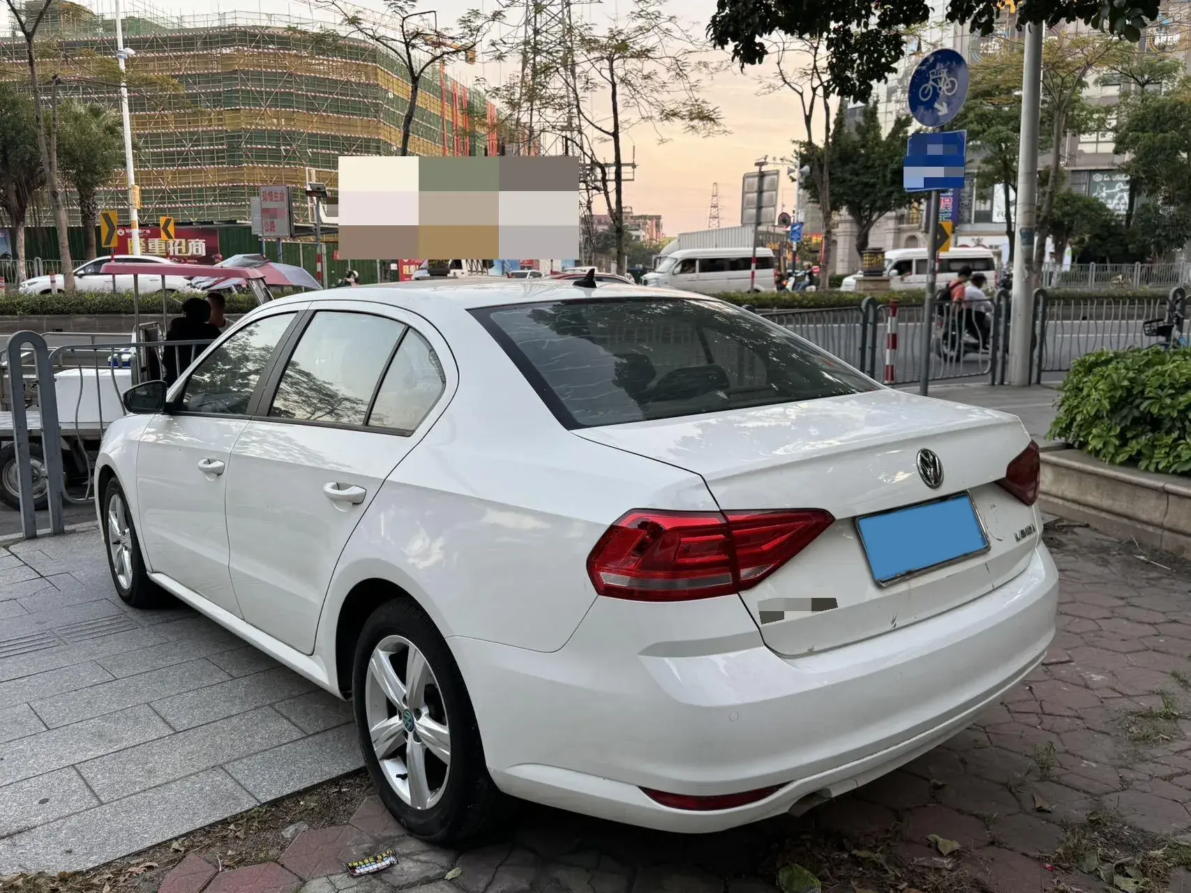 2017 VOLKSWAGEN LAVIDA thumbnail 4