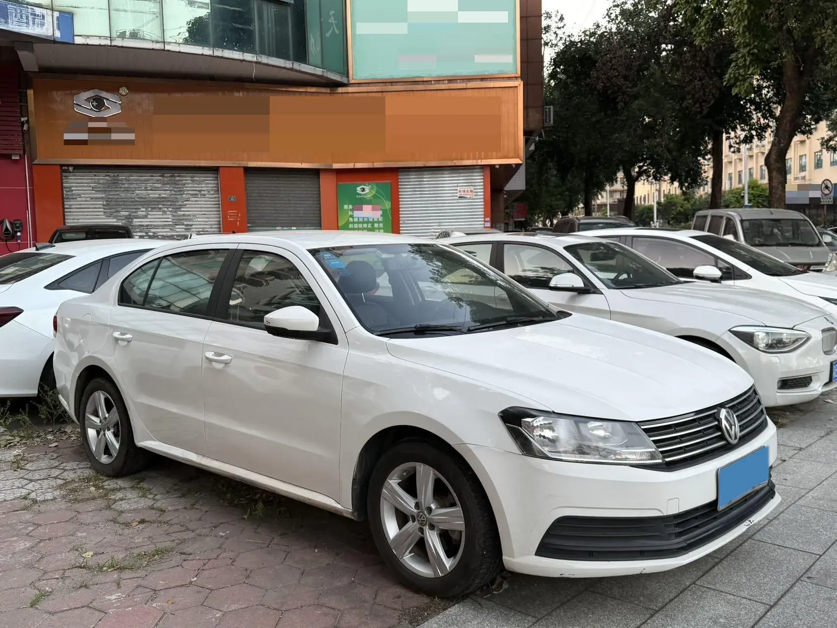 2017 VOLKSWAGEN LAVIDA thumbnail 3