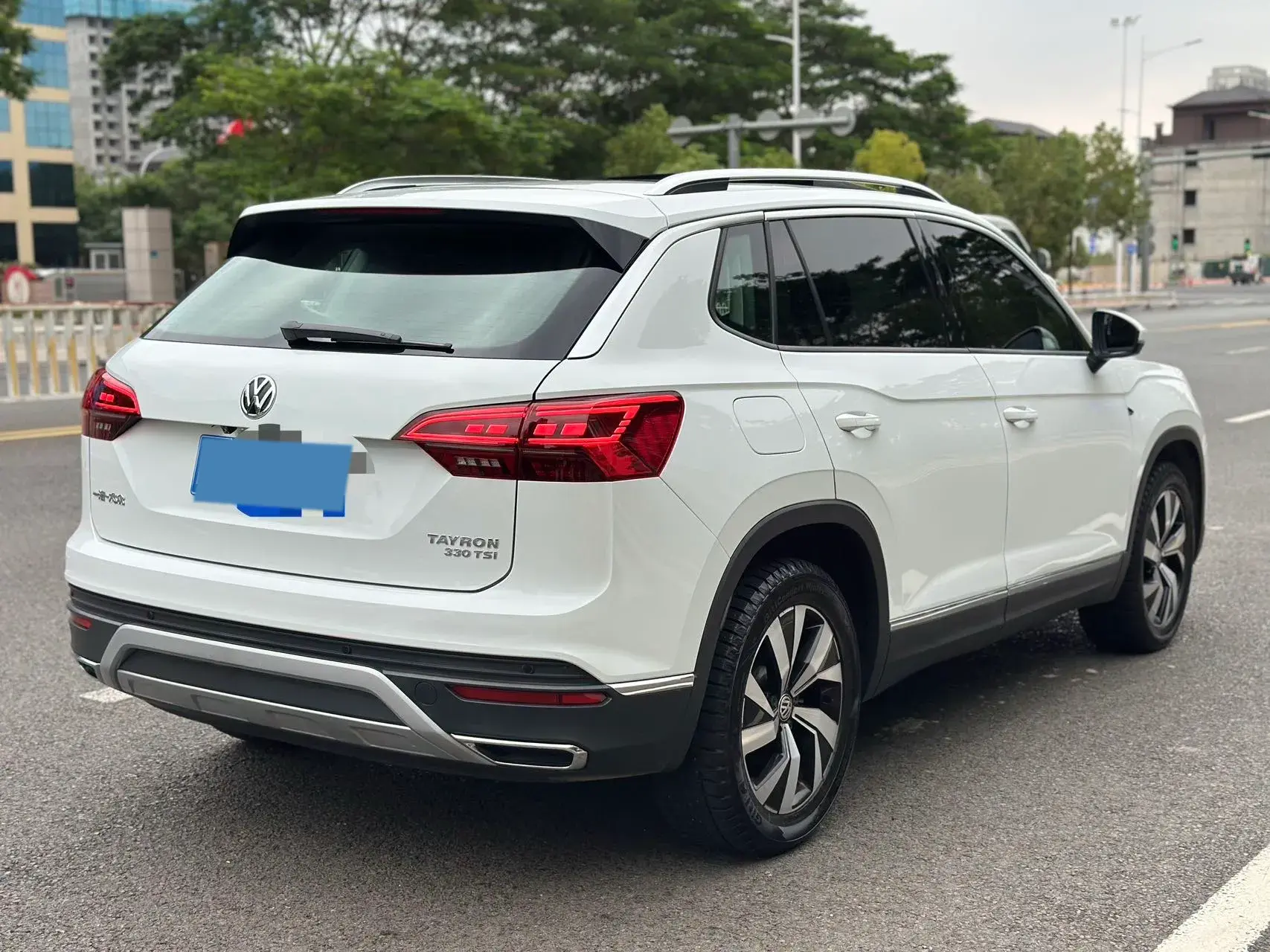 2019 VOLKSWAGEN TAYRON thumbnail 4