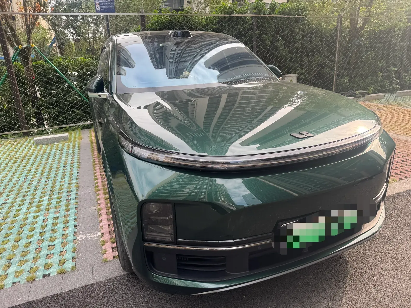 2023 LI L8 thumbnail 3