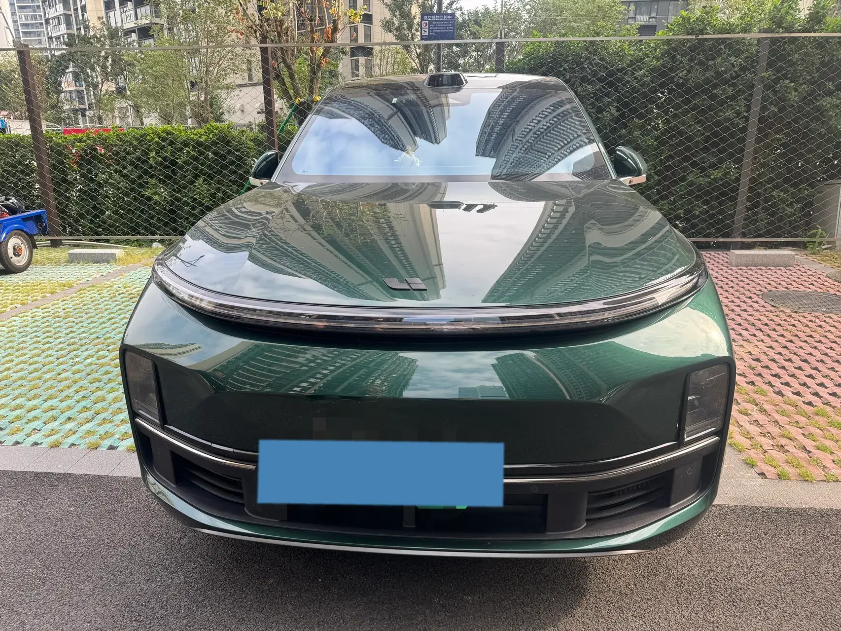 2023 LI L8 thumbnail 2