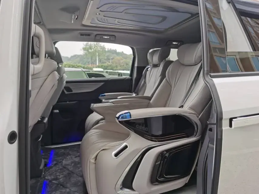 2025 BUICK GL8 thumbnail 3