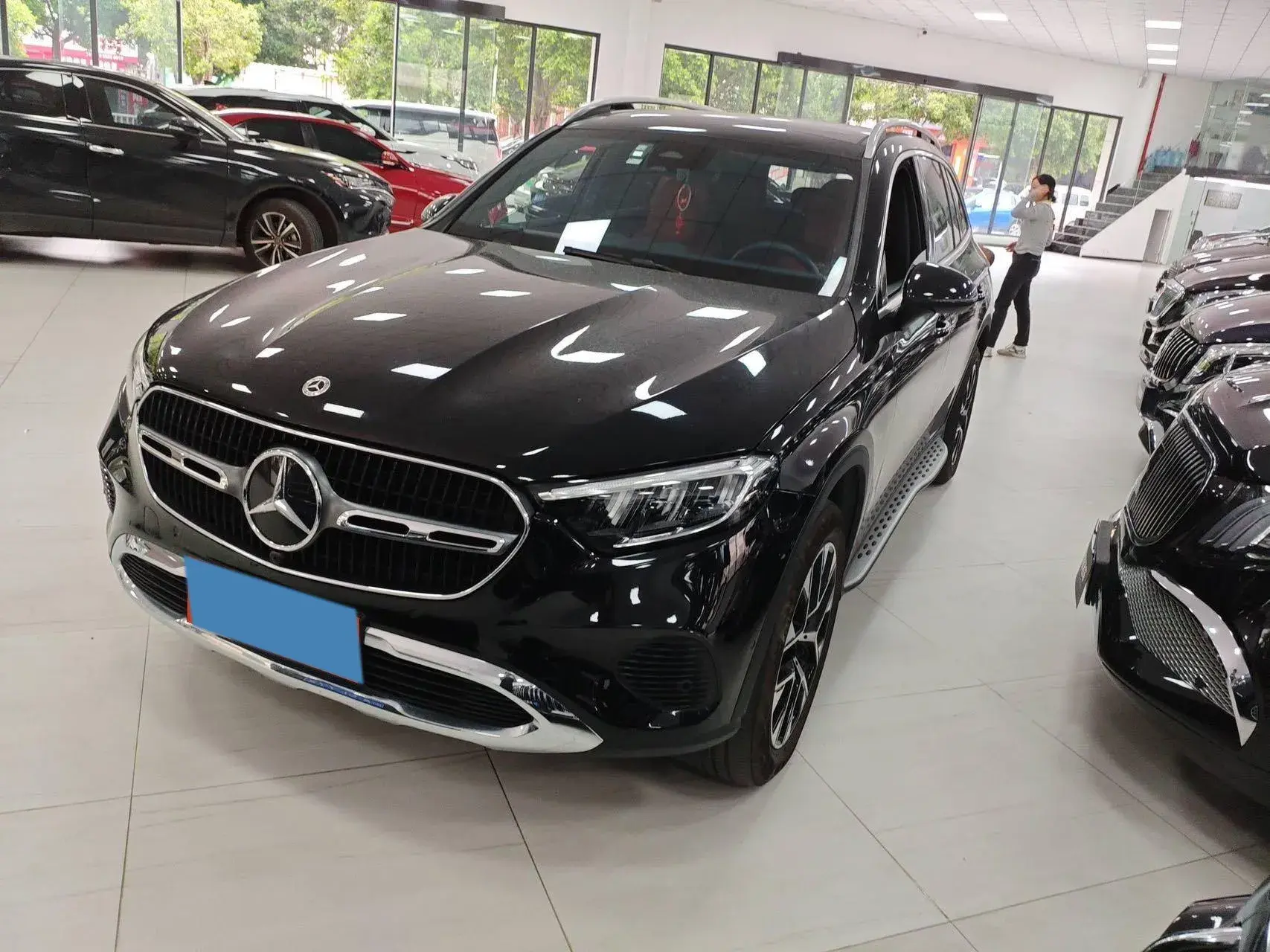 2023 MERCEDES-BENZ GLC view 1