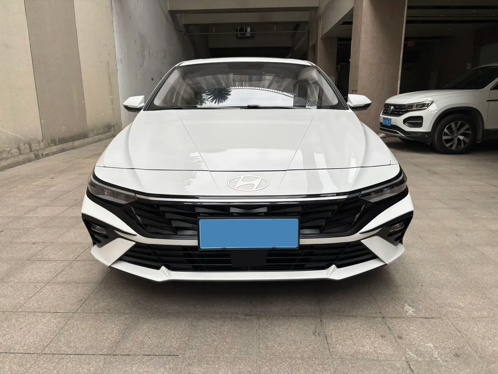 2023 HYUNDAI ELANTRA thumbnail 2