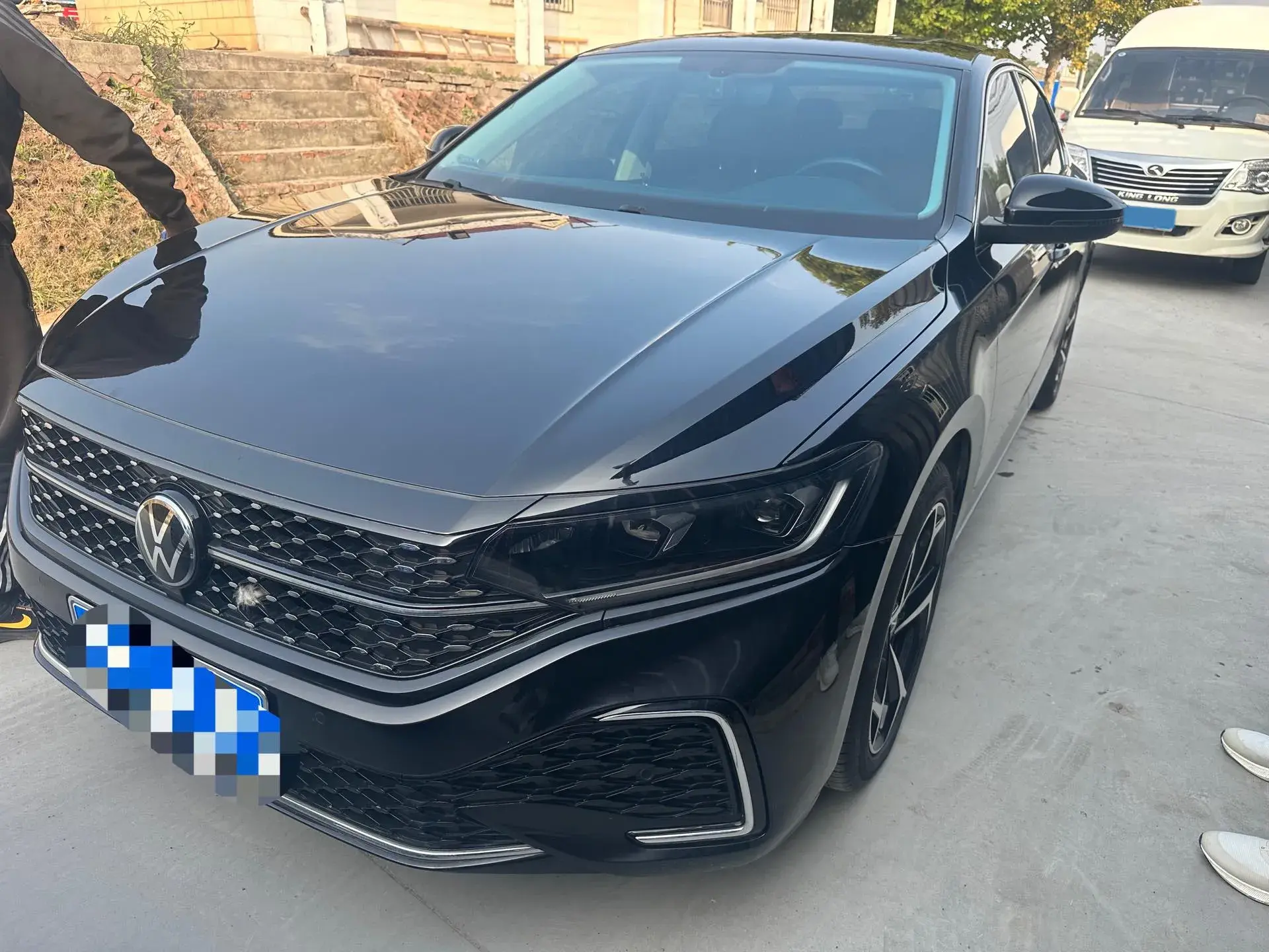 2022 VOLKSWAGEN PASSAT view 1