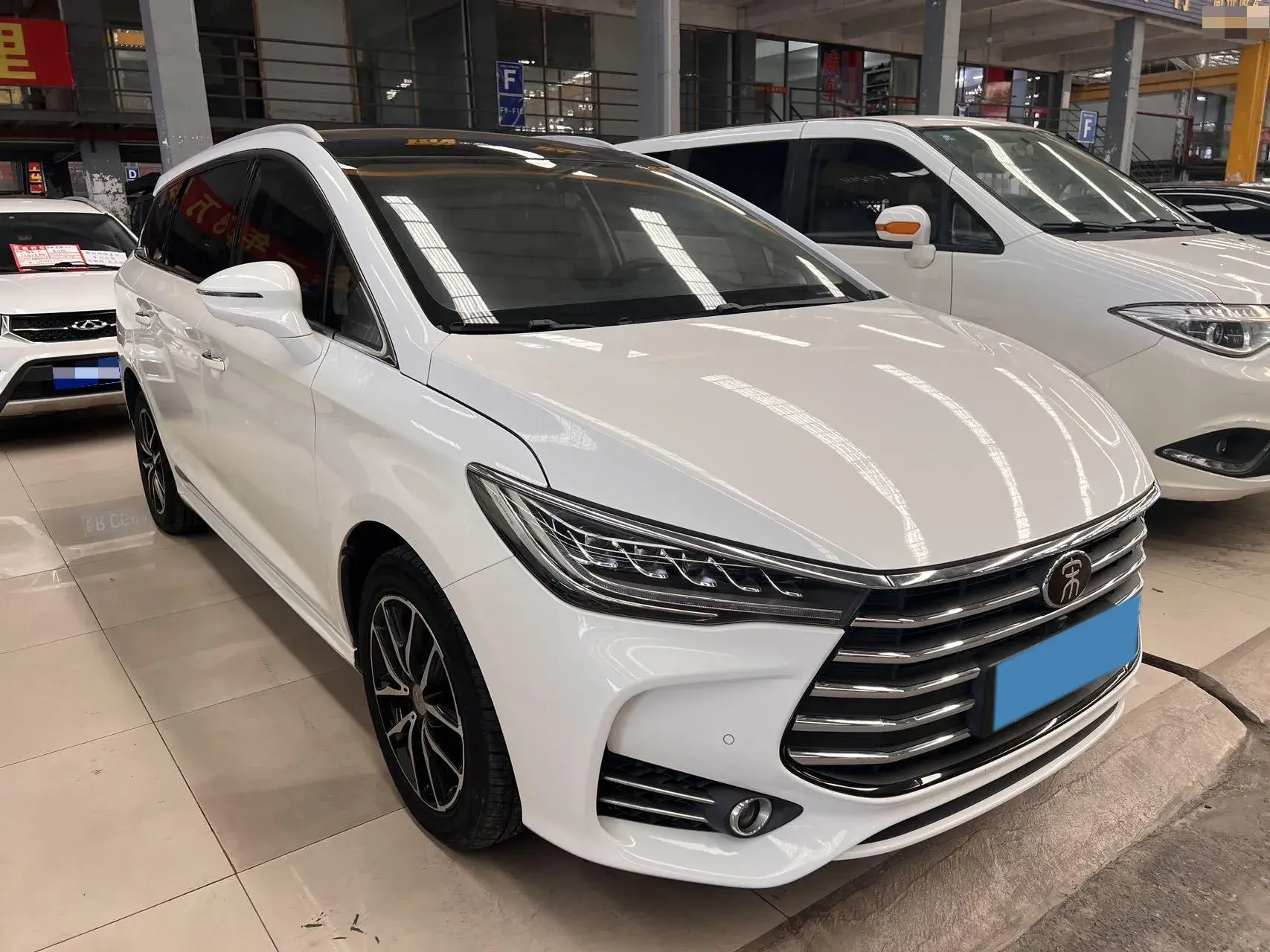 2018 BYD SONG thumbnail 2