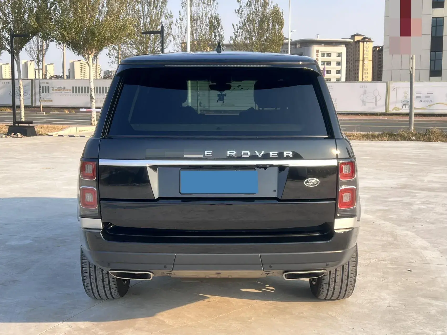 2021 LAND ROVER thumbnail 4