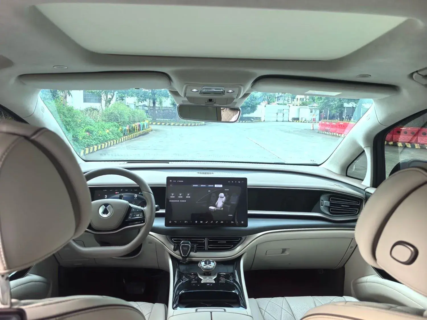 2024 DENZA D9 thumbnail 4