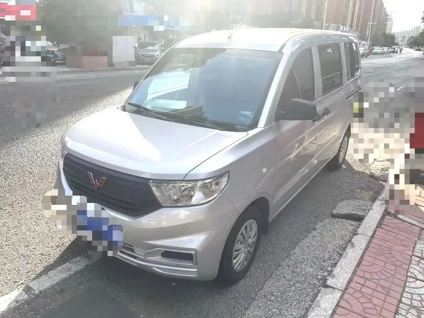 2022 WULING HONGGUANG view 1