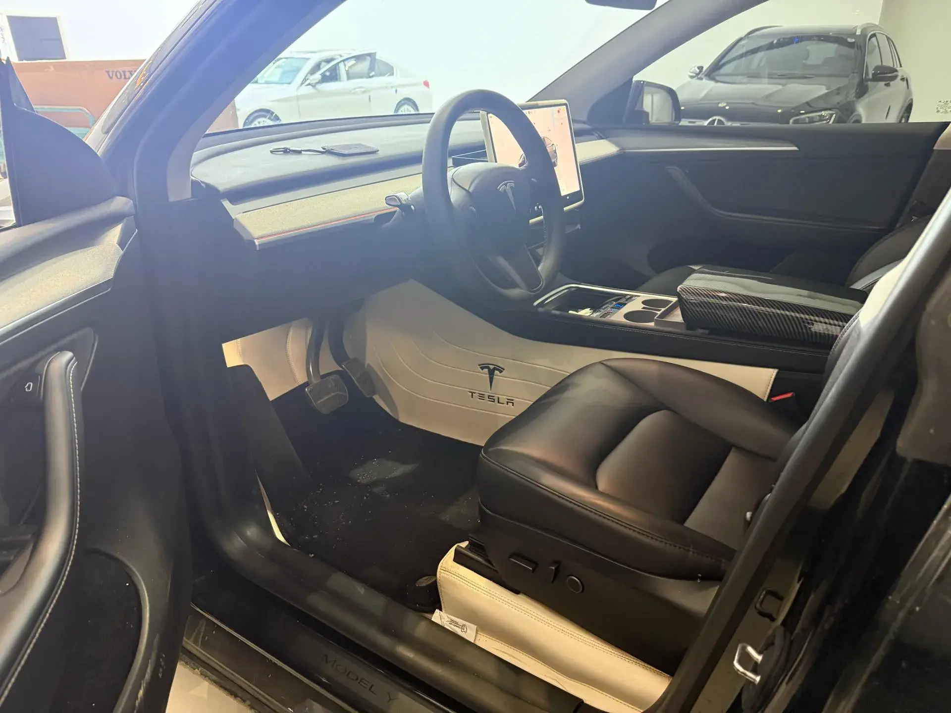 2023 TESLA MODEL thumbnail 3