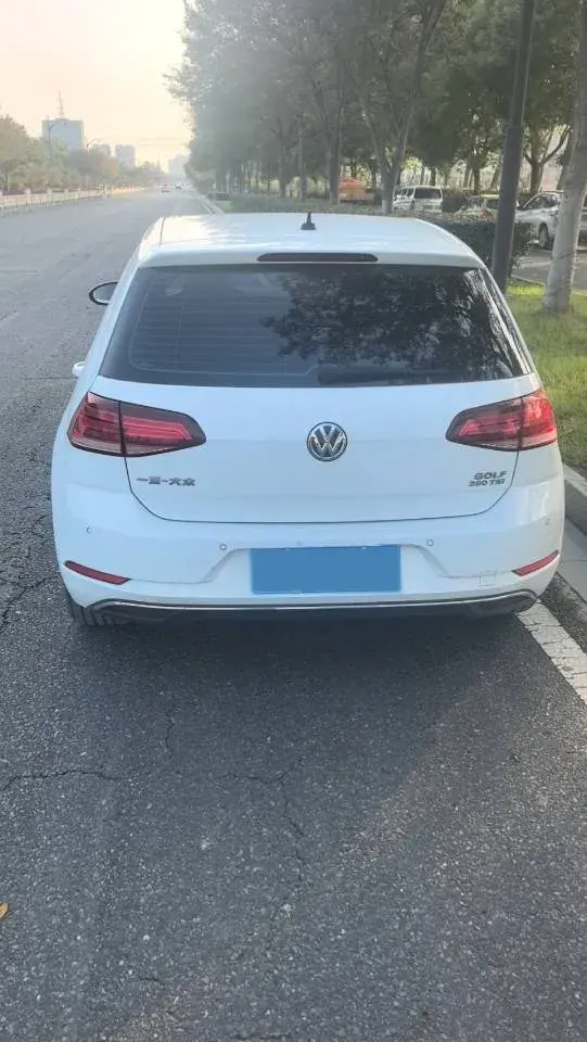 2020 VOLKSWAGEN GOLF thumbnail 3