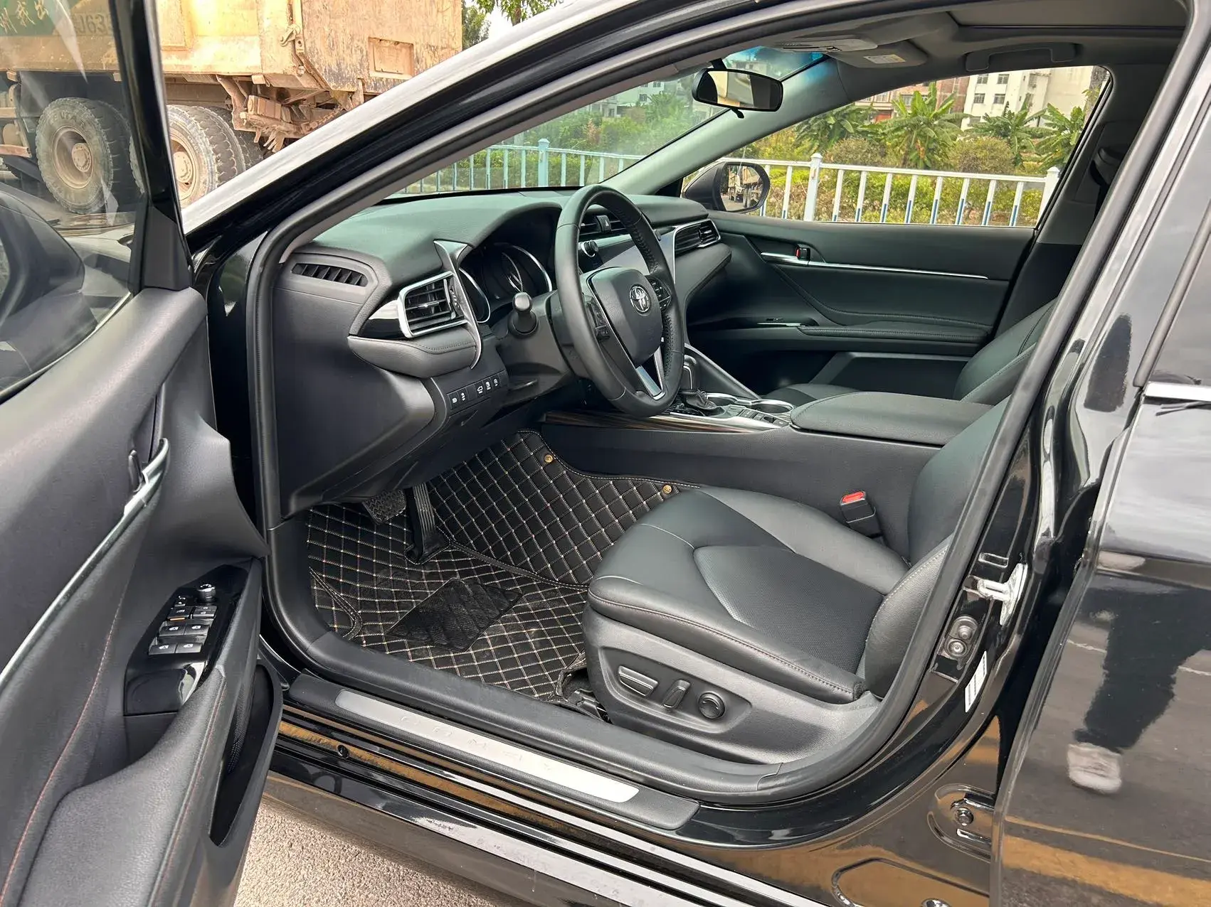 2019 TOYOTA CAMRY thumbnail 4