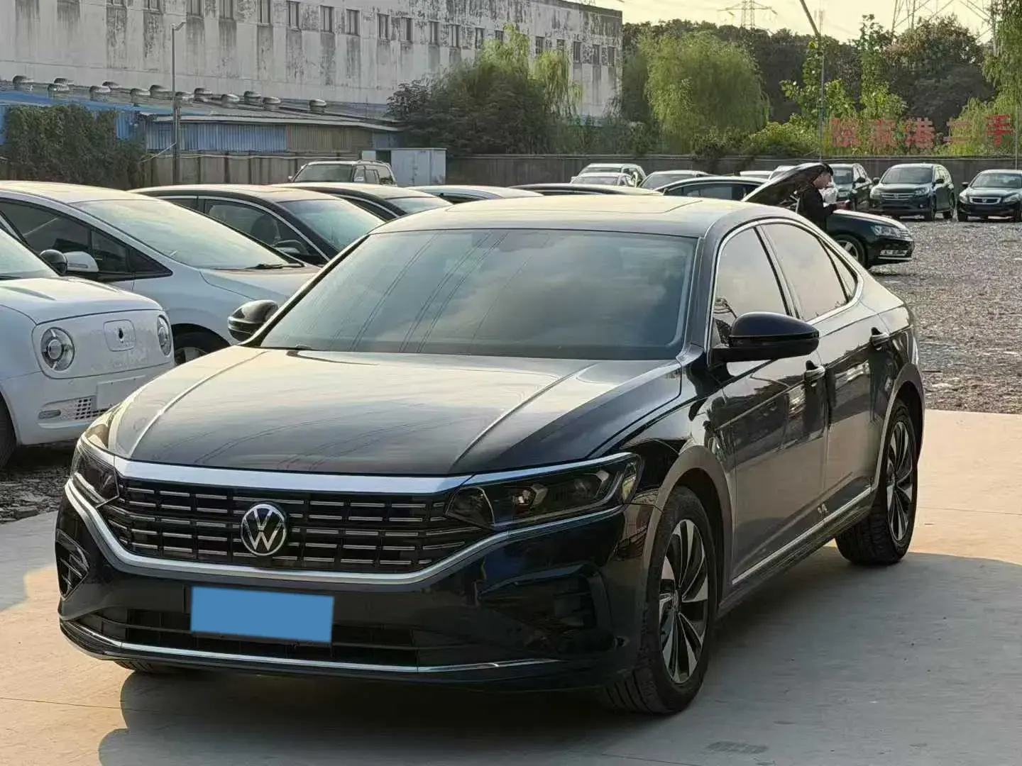 2022 VOLKSWAGEN PASSAT view 1