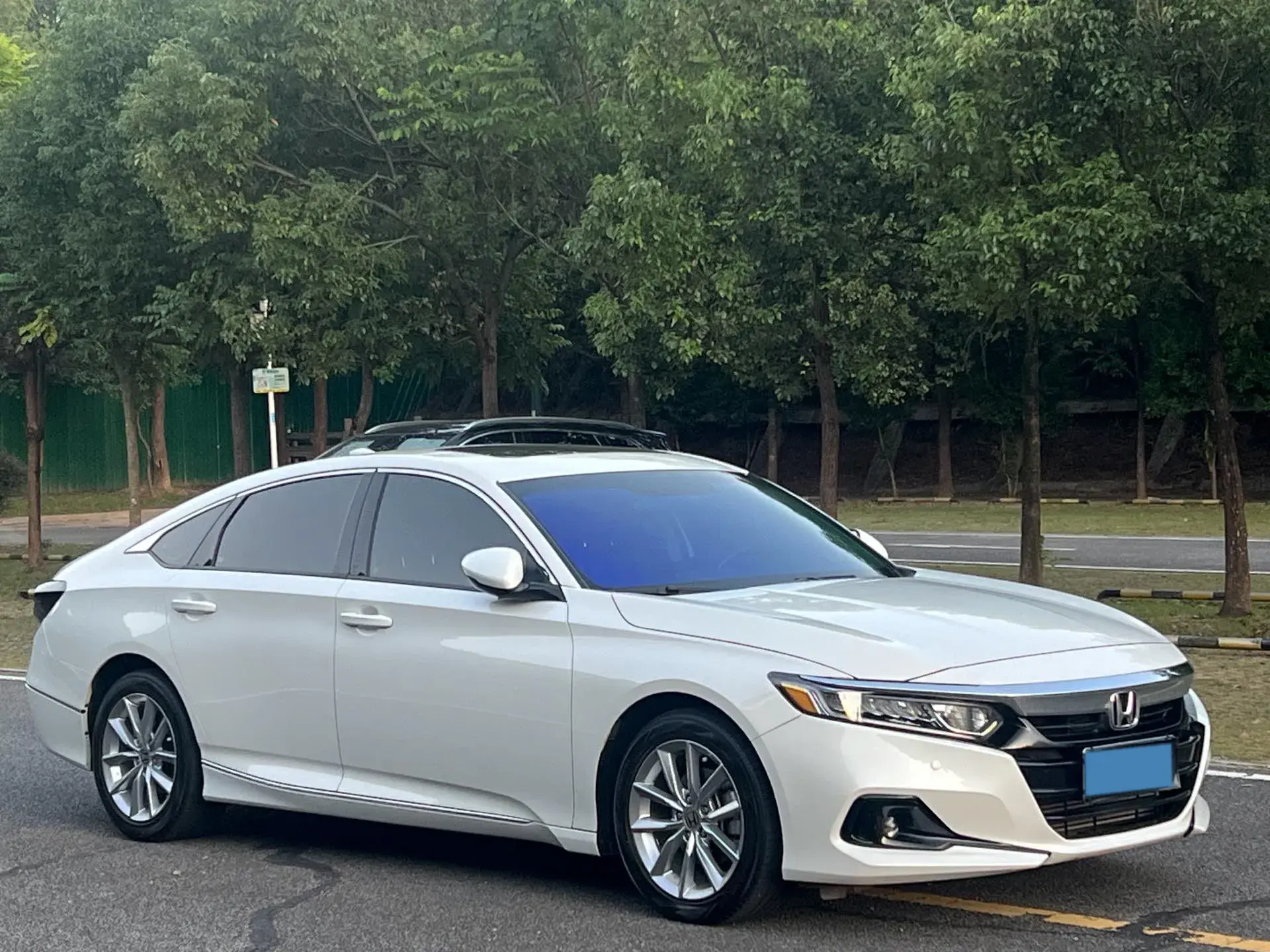 2022 HONDA ACCORD thumbnail 2