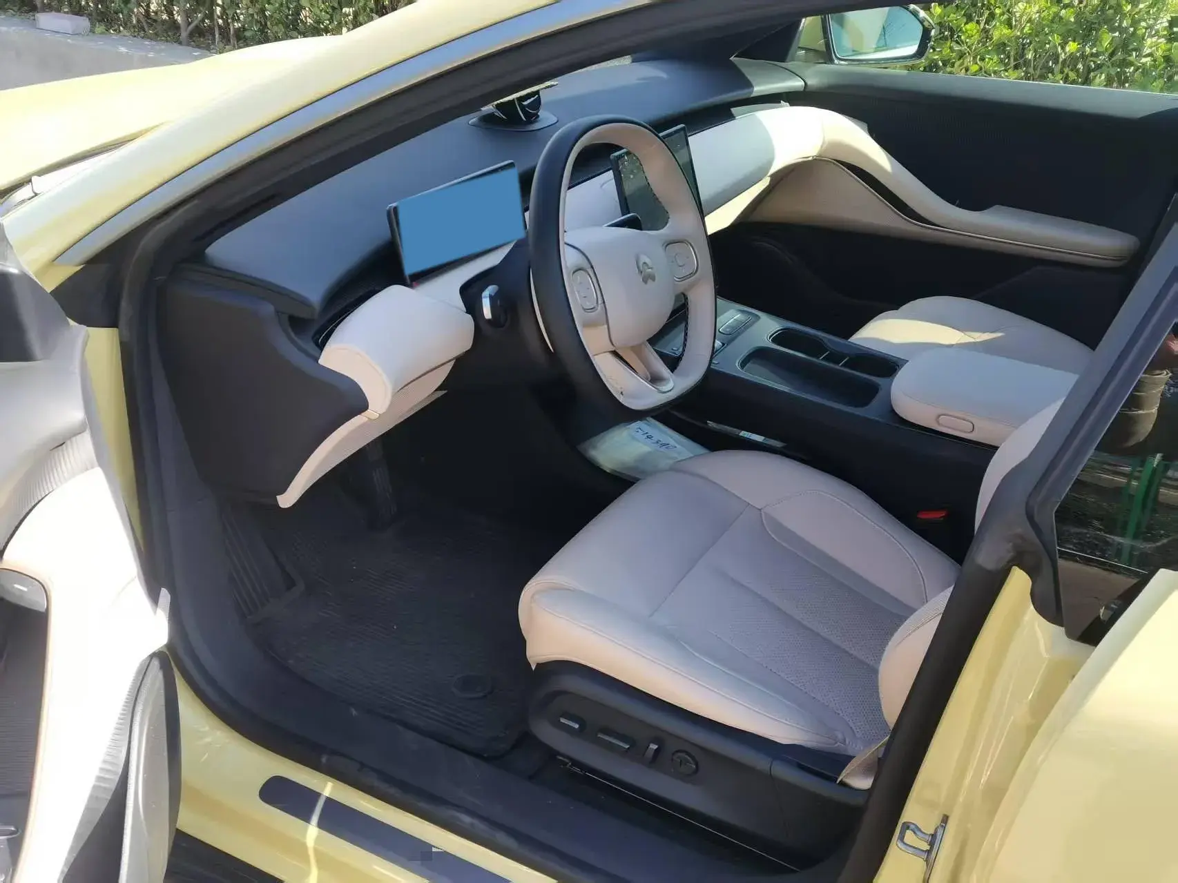 2024 NIO ET5 thumbnail 3