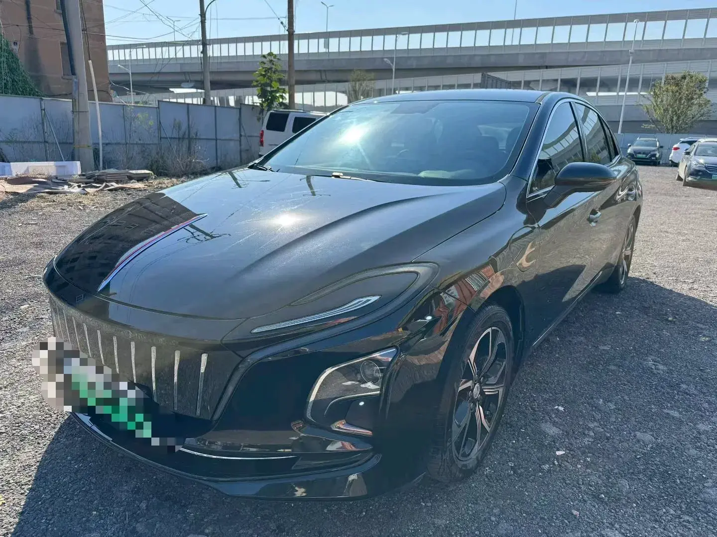 2023 HONGQI E-QM5 view 1