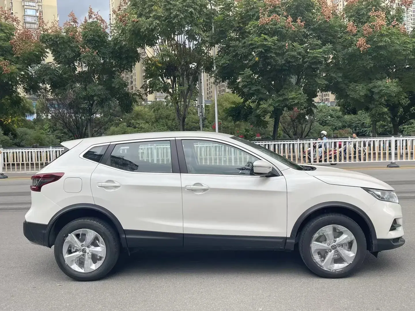 2023 NISSAN QASHQAI thumbnail 2