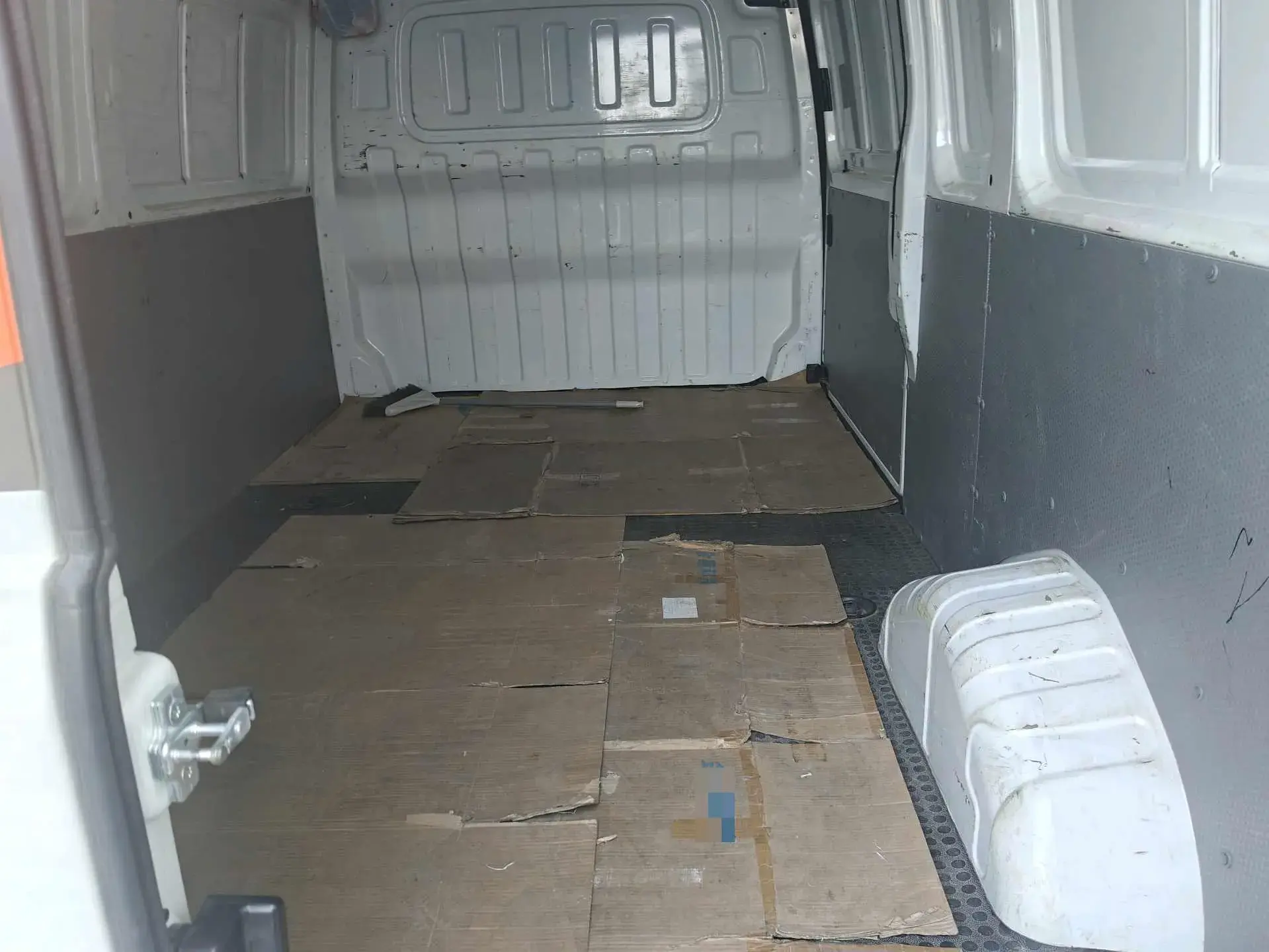 2023 MAXUS XINTU thumbnail 3